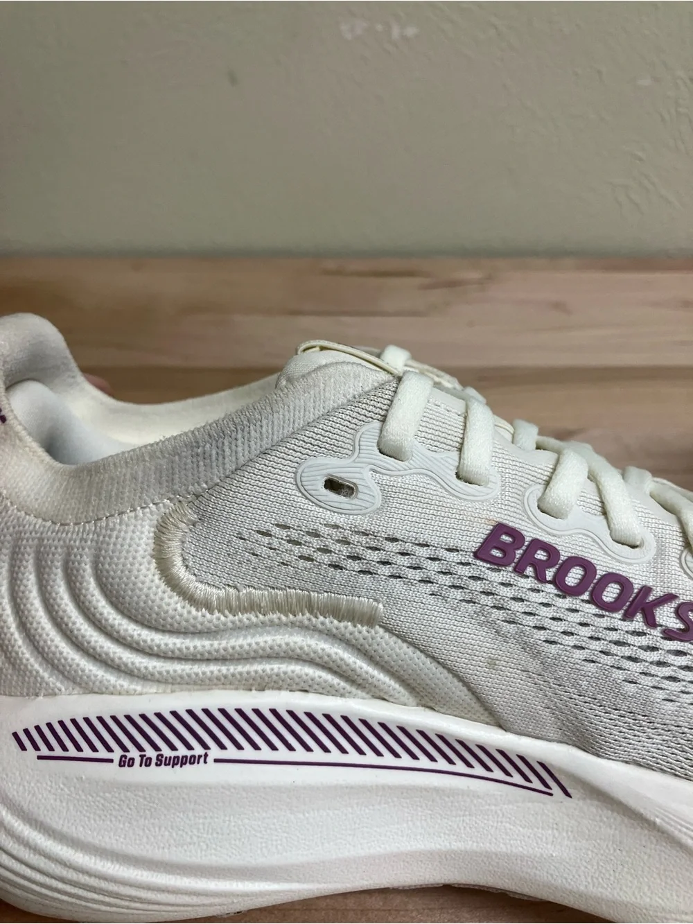Brooks breathable knit